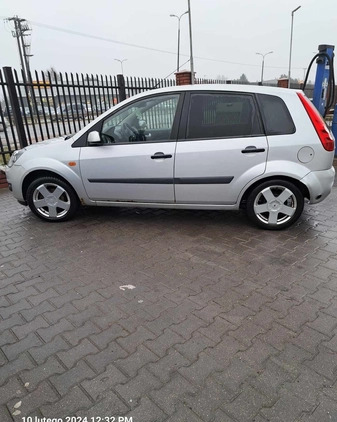 Ford Fiesta cena 5500 przebieg: 310000, rok produkcji 2006 z Kleczew małe 497